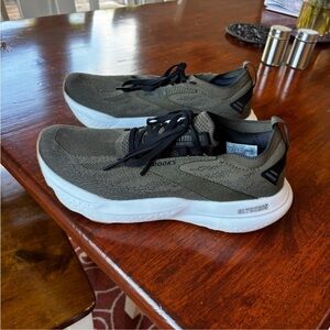 Brooks Men's Dark Green Glycerins